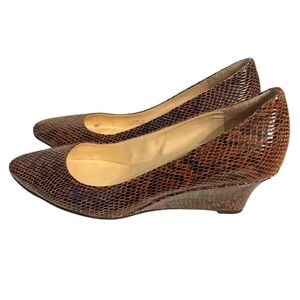 Cole Haan Size 7.5 B leather snakeprint wedge heels 👠